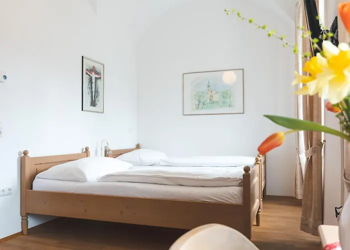 Seminarzentrum Stift Schlaegl 3*