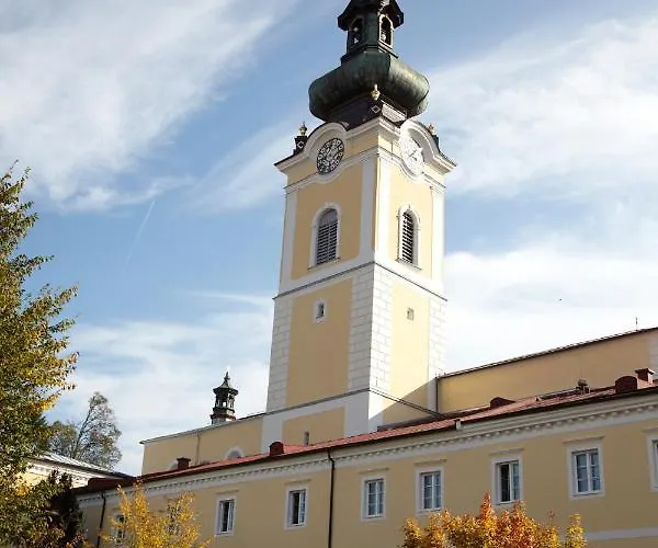 فندق Seminarzentrum Stift Schlaegl 3*