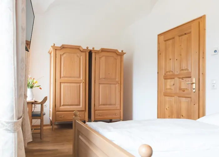 Hotel Seminarzentrum Stift Schlaegl 3*